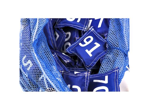Erteposer tallsett 0-100 i nettingpose Blå erteposer med trykk på begge sider
