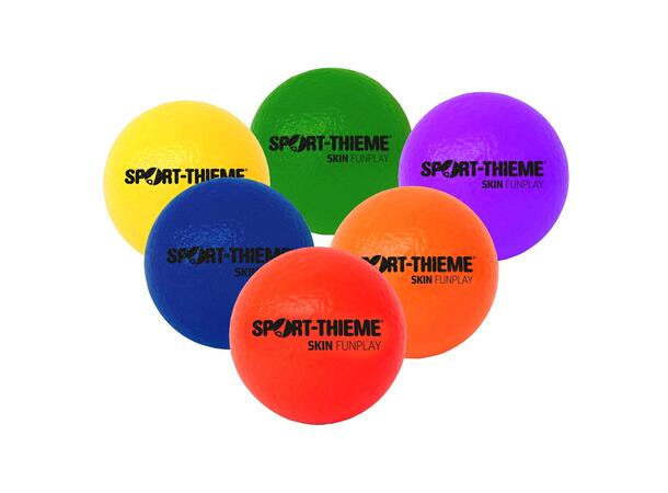 Softball Skin Funplay 14 cm Skumball med PU-trekk i ass.farger 